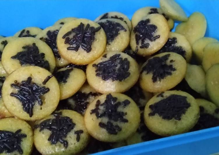 Terang bulan super mini (martabak manis)