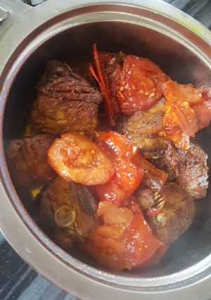 عکسی از دستور ماهی سرخ کرده با گوجه فرنگی😎😎😋