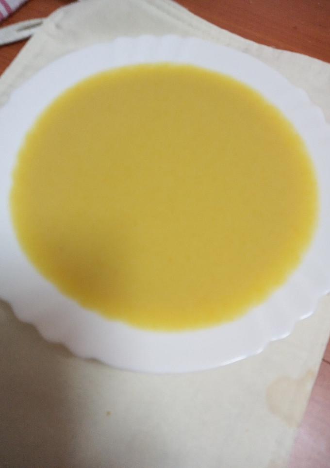 Una foto de Crema de calabacín, puerro y manzana