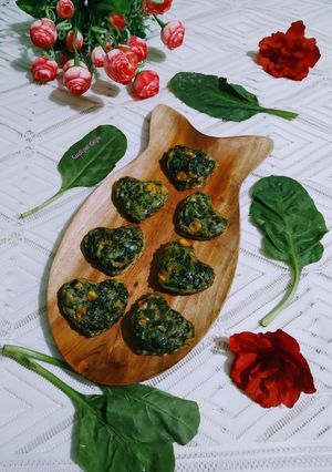 A picture of Spinach Corn Muffins.