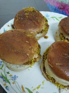 કચ્છી દાબેલી (Kutchi Dabeli Recipe In Gujarati) રેસીપી મુખ્ય ફોટો