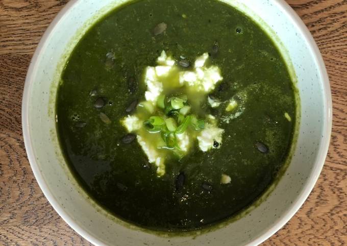 Super Greens Soup You Actually Want to Eat #Vegetarian #Vegan