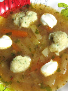 Karalábéleves burgonyagaluskával (Gluténmentesen is) recept fotója