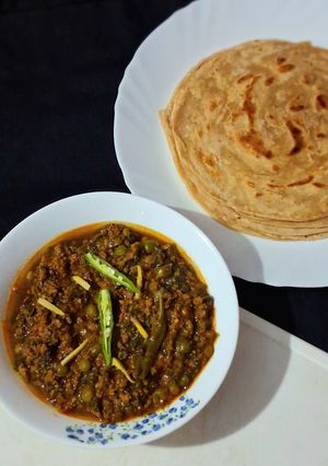 A picture of Saag Keema In Pressure Cooker.