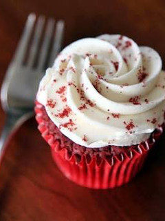 Una foto de Cupcakes de terciopelo rojo