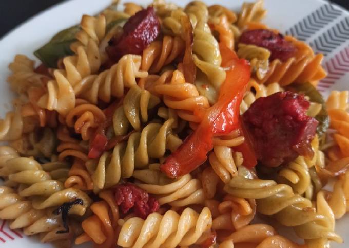 Pasta con verduras y Chorizo Receta de Ir CrM- Cookpad