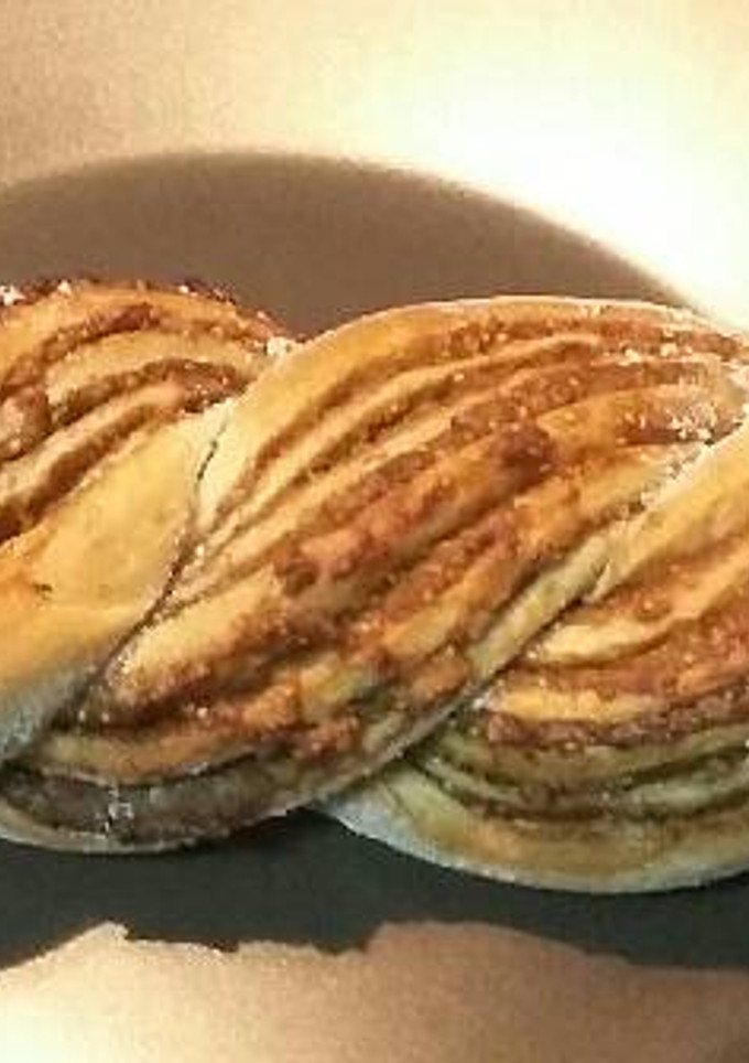 Una foto de Trenza con higos, miel y nueces