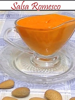 Una foto de Salsa romesco en el mortero