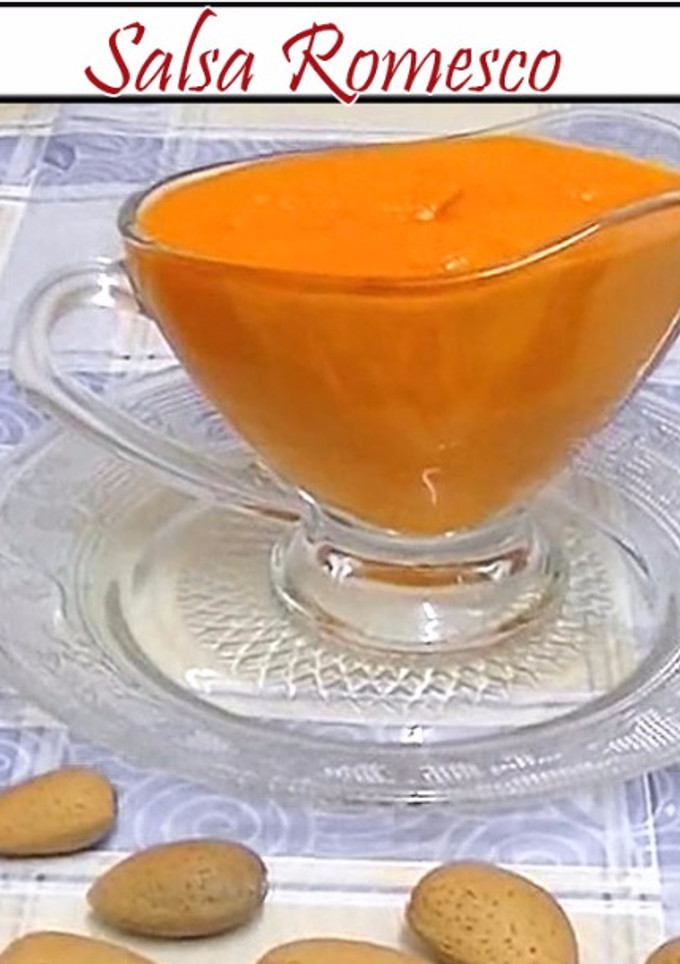 Una foto de Salsa romesco en el mortero