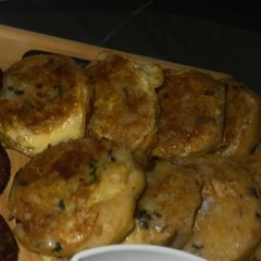 A picture of Aloo Tikki.