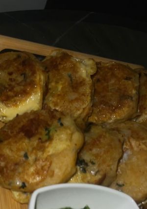 A picture of Aloo Tikki.