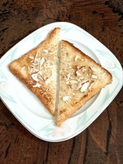A picture of Shahi toast 🍞🍯.