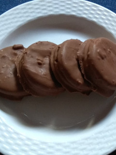 A picture of Homemade healthy & easy lotte choco pie.