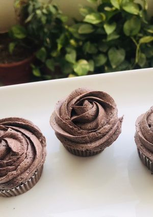 A picture of Butter cream frosting 🧁.