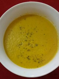 Una foto de Crema de calabacín y zanahoria