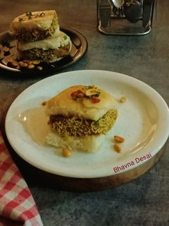 દાબેલી.(Dabeli Recipe in Gujarati) રેસીપી મુખ્ય ફોટો