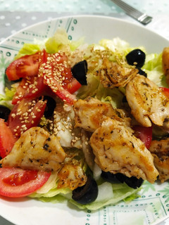 Una foto de Ensalada pollo (vegana)