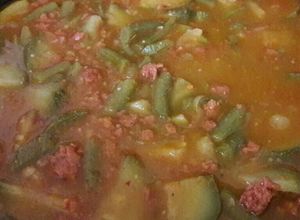 Una foto de Longaniza en salsa verde