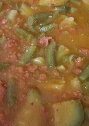 Una foto de Longaniza en salsa verde