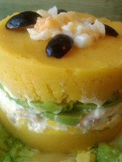 Una foto de Causa limeña, una receta tradicional peruana