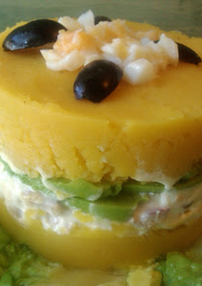 Una foto de Causa limeña, una receta tradicional peruana