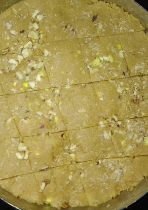 A picture of Dry fruit sukhadi.