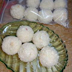 A picture of Cheesy Potatoes Frozen Bombs.
