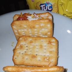 A picture of Tuc sandwich.