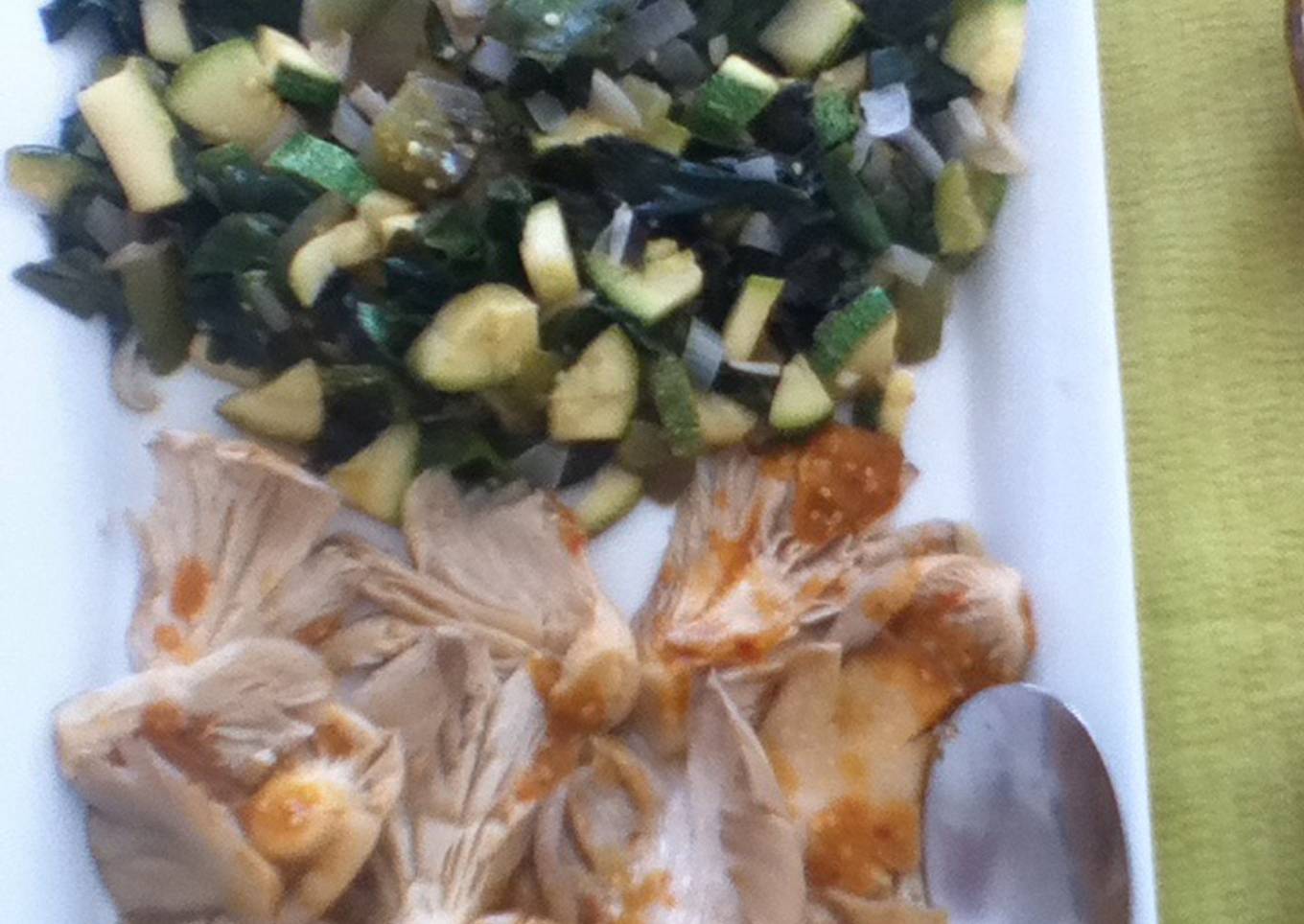 Hongos y chilacayotas tiernas al estilo prehispánico