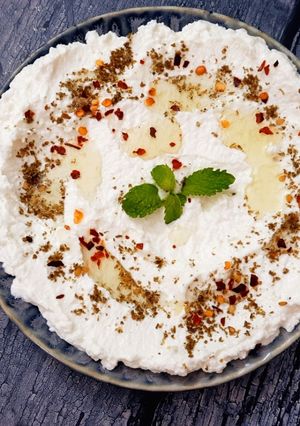 A picture of Labneh.