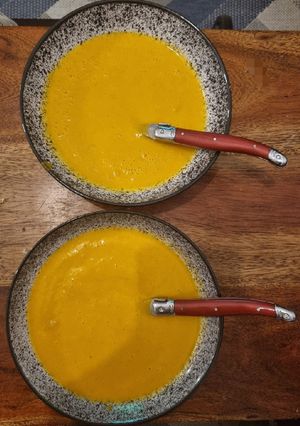 Une photo de Velouté de carottes curry-coco