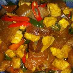 Tumis kikil tahu exsta pedas রেসিপির প্রধান ছবি