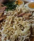 Ramen de cerdo en olla rápida