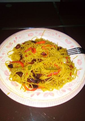 A picture of Fried Spaghetti.