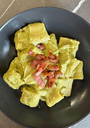 Foto di Pasta al Pesto di Zucchine e Guanciale
