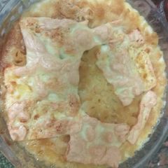 A picture of Rj special Bake macaroni with white gravy.