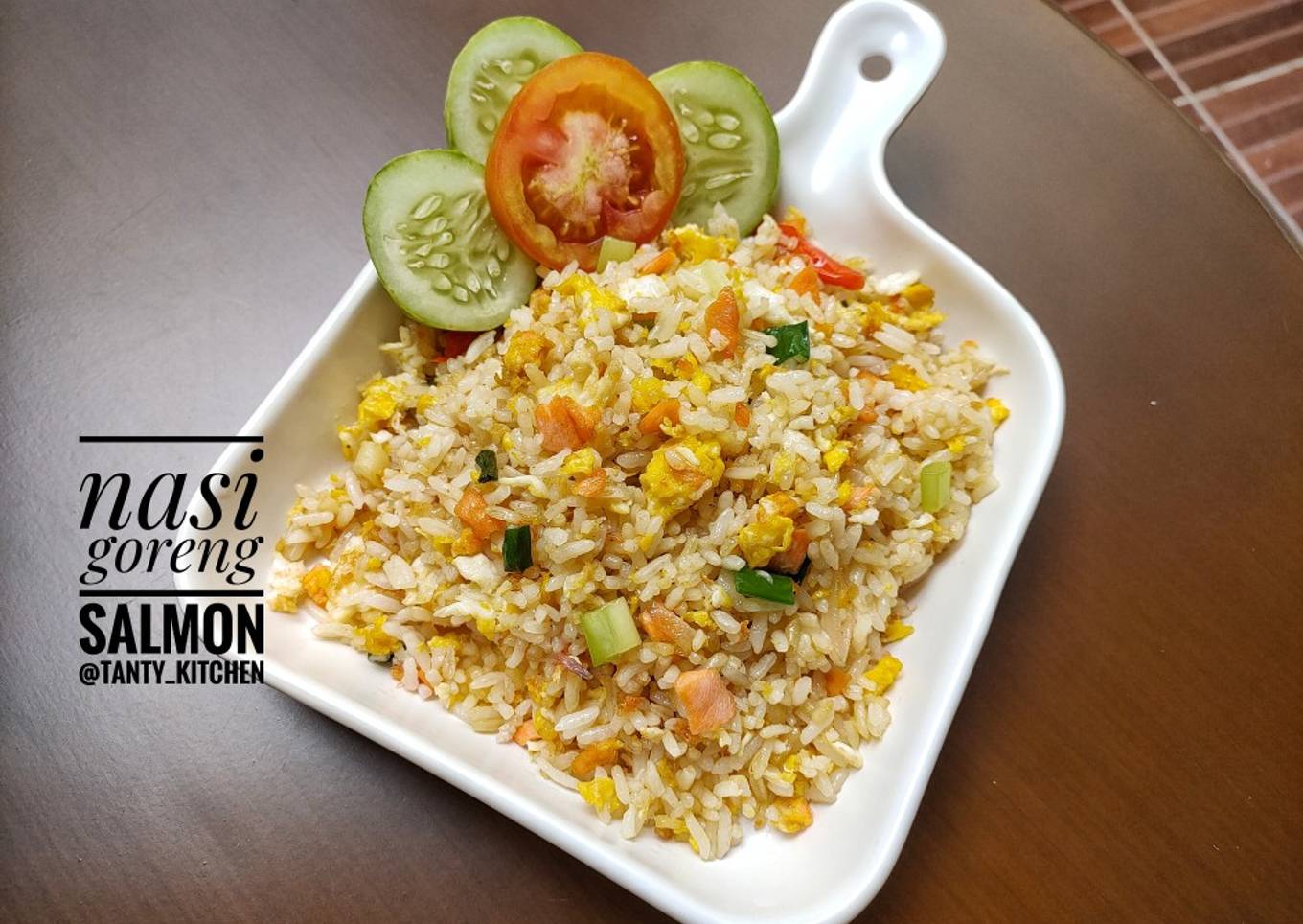 Nasi goreng salmon