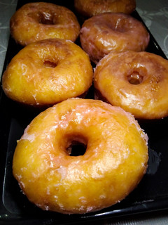 A picture of Dunkin Doughnuts.