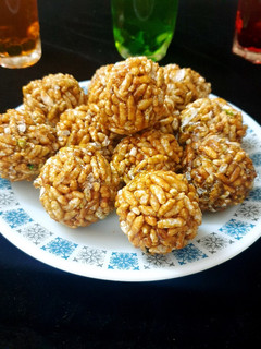 મમરાના લાડુ (Mamra ladoo recipe in Gujarati) રેસીપી મુખ્ય ફોટો