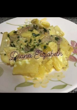 Una foto de Bondiola de cerdo agridulce con guarnición de manzanas verdes
