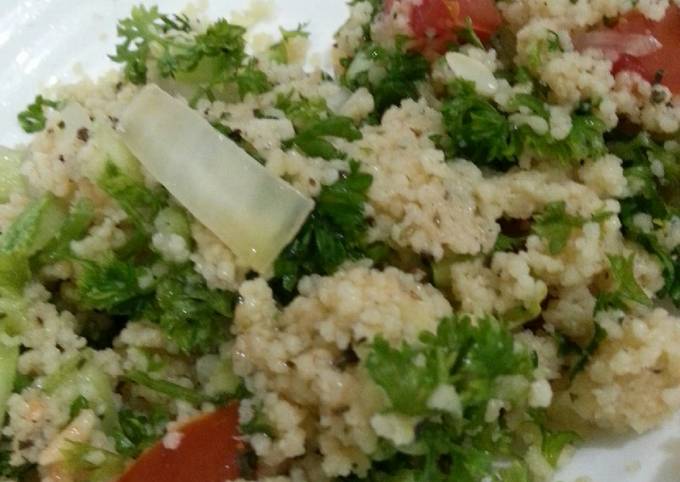 Tabbouleh salad segar khas Lebanon