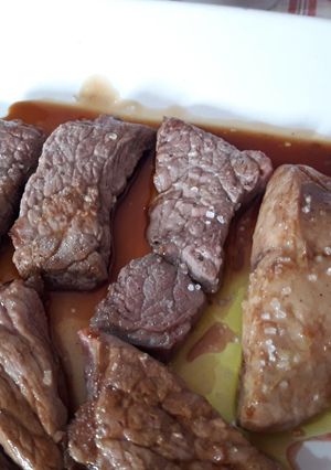 Foto principal de Solomillo de ternera a la piedra con foie y reducción Pedro Ximénez