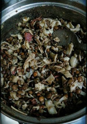 Una foto de Lentejas y pasta