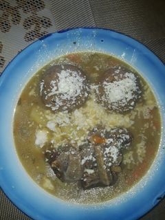 Una foto de Sopa de albóndigas de maíz