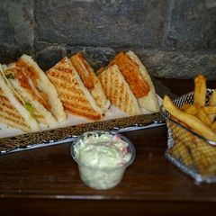 A picture of Crispy Club Sandwich.