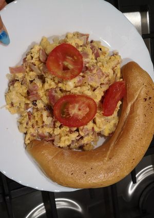 Mindent bele tojásrántotta recept fotója