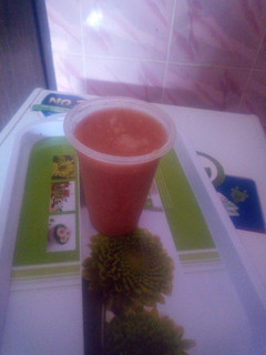 A picture of Guava drink/ smoothie.