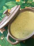 Sauce salade à la moutarde, persil et deux vinaigres