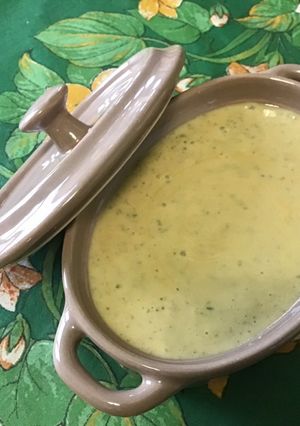 Une photo de Sauce salade à la moutarde, persil et deux vinaigres