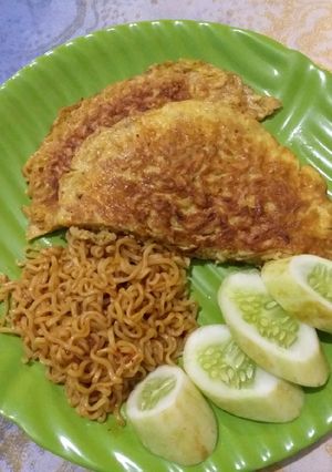 Foto resep Omelet mie instan goreng ekstra pedas